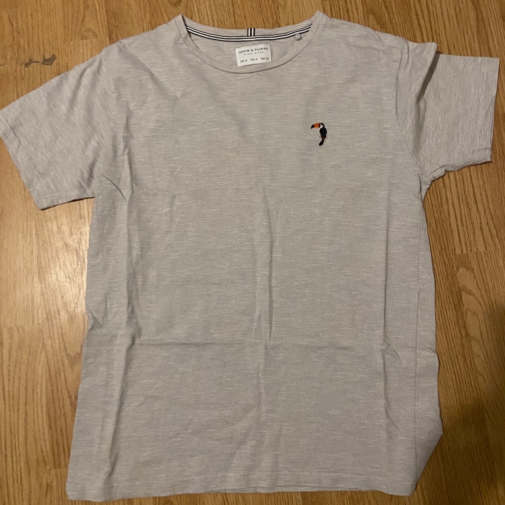 Tee shirt
